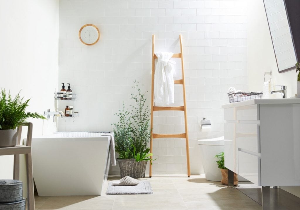 minimalist-styled-bathrooms-1024x717 Thiết kế nhà vệ sinh nhỏ đẹp cần lưu ý những gì?